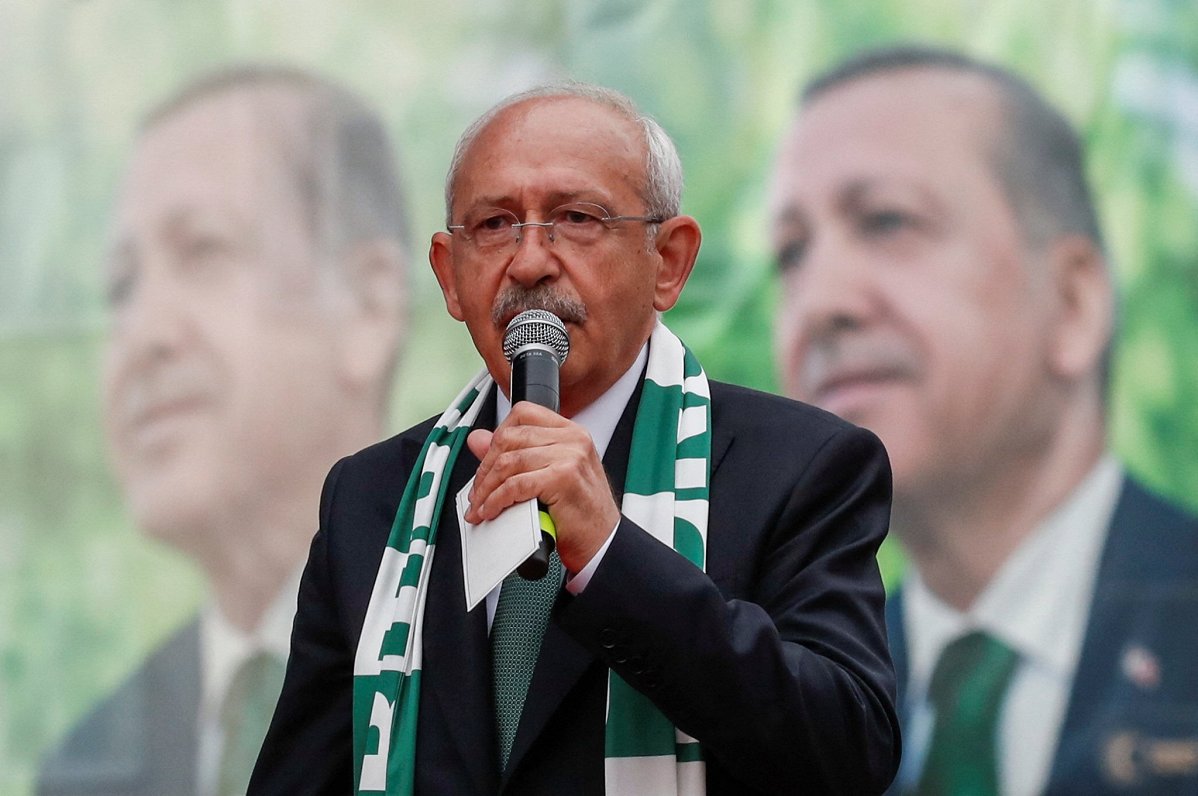 Turcijas opozīcijas izvirzītais kandidāts Kemals Kiličdaroglu paudis apņēmību stiprināt Turcijas sai...