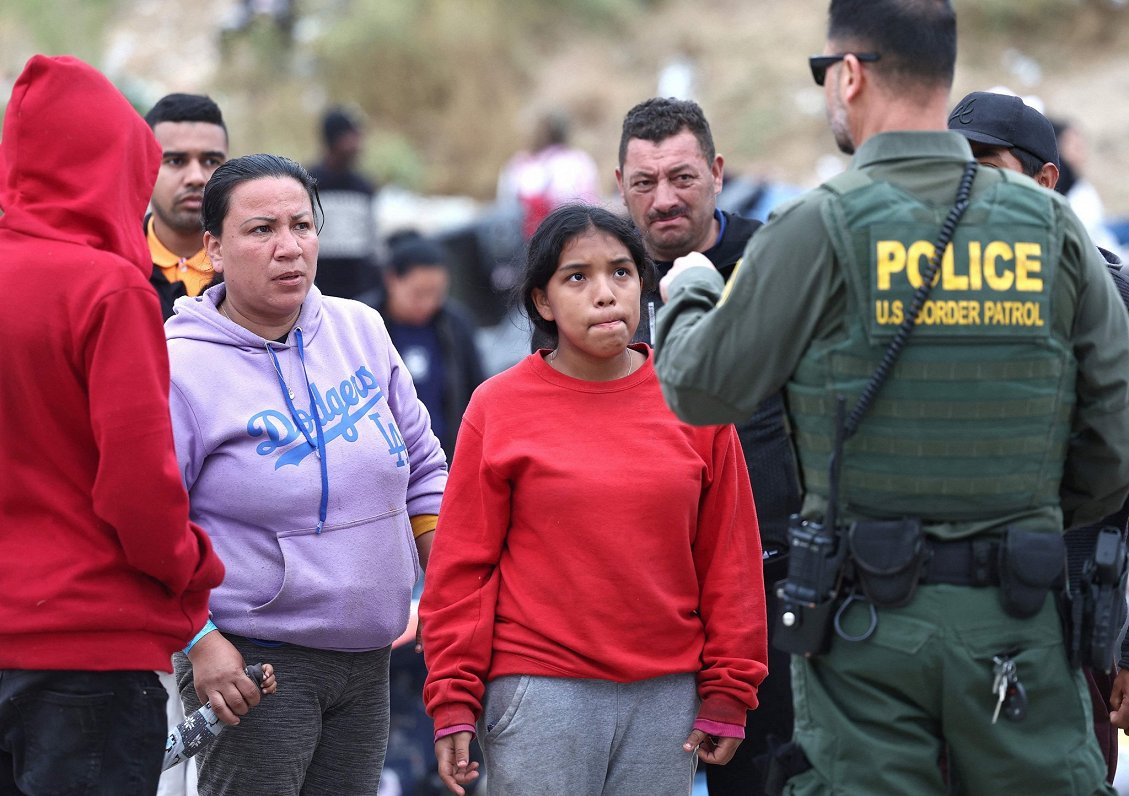Migranti pie ASV un Meksikas robežas