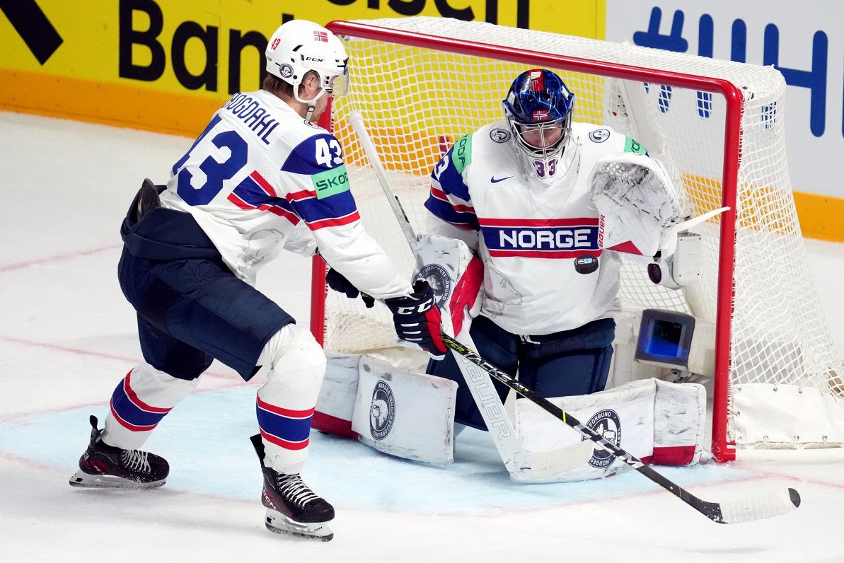 Norvēģijas hokejisti pasaules čempionāta spēlē pret Slovēniju