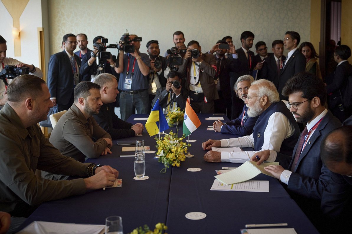 Zelenskis G7 samita laikā tiekas ar Indijas premjeru Modi