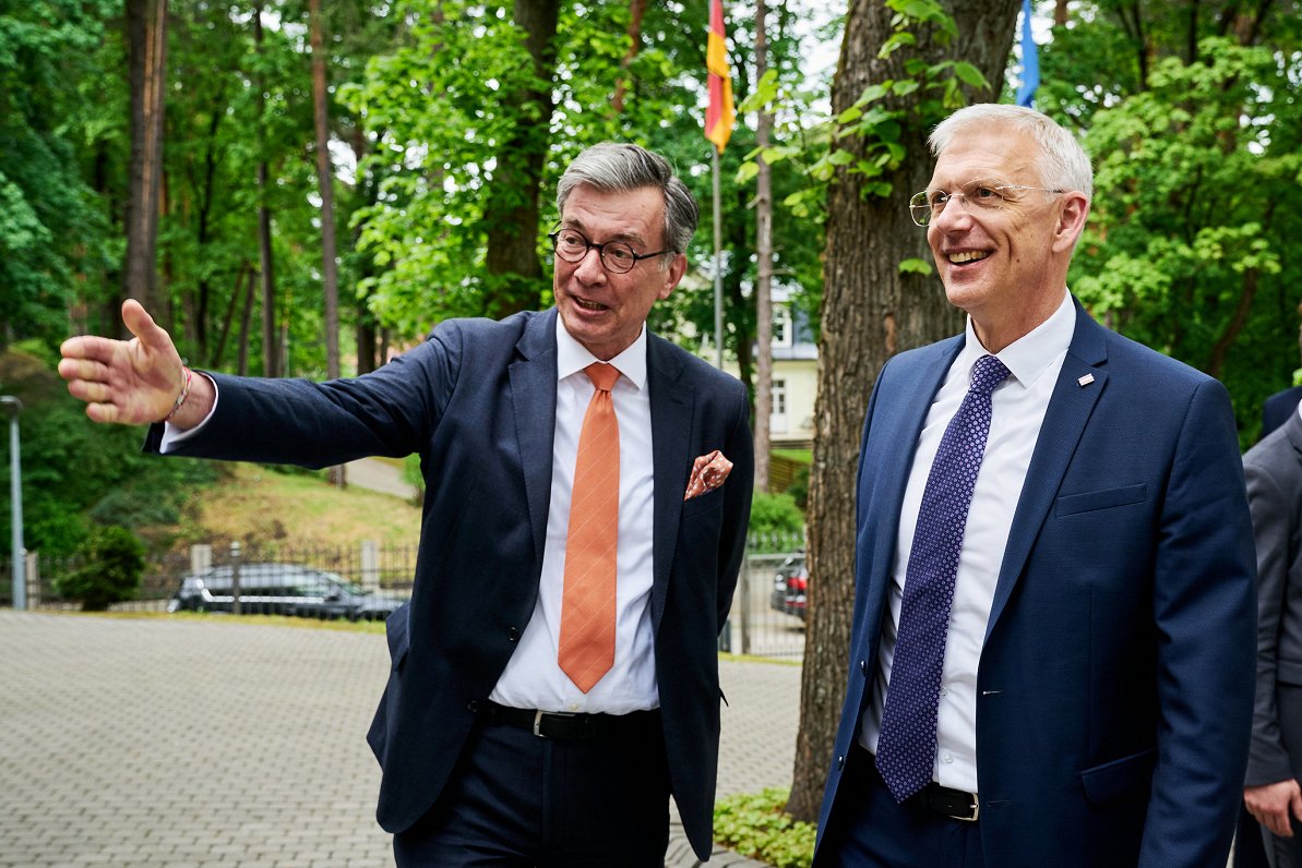 Munster Latvian Gymnasium reunion, 2023 with German Ambassador Christian Heldt (left)