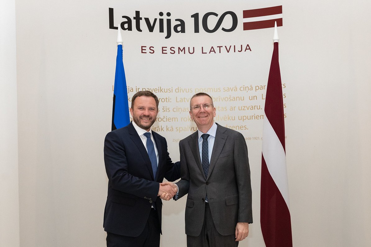 Edgars Rinkēvičs with Estonian Foreign Minister Margus Tsahkna in Rīga