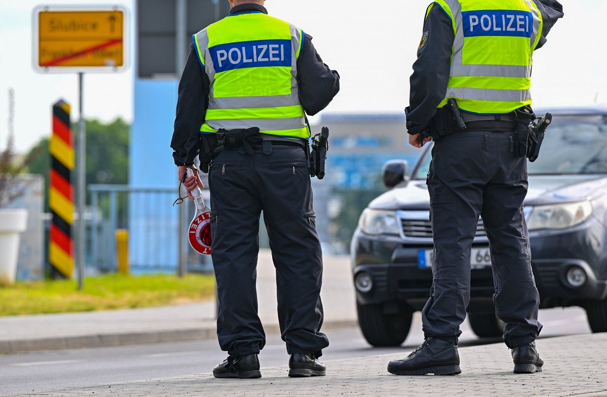 Policisti uz Vācijas-Polijas robežas