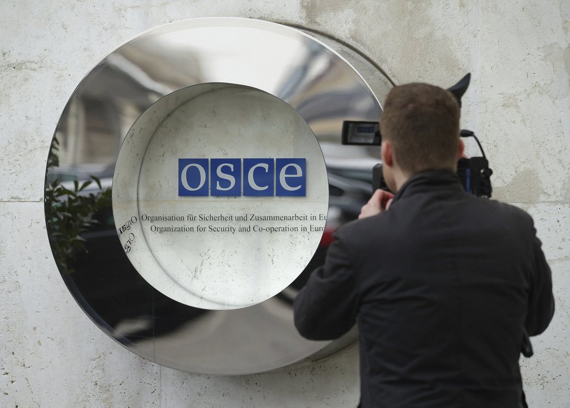 Austrijas galvaspilsētā Vīnē operators filmē EDSO logo