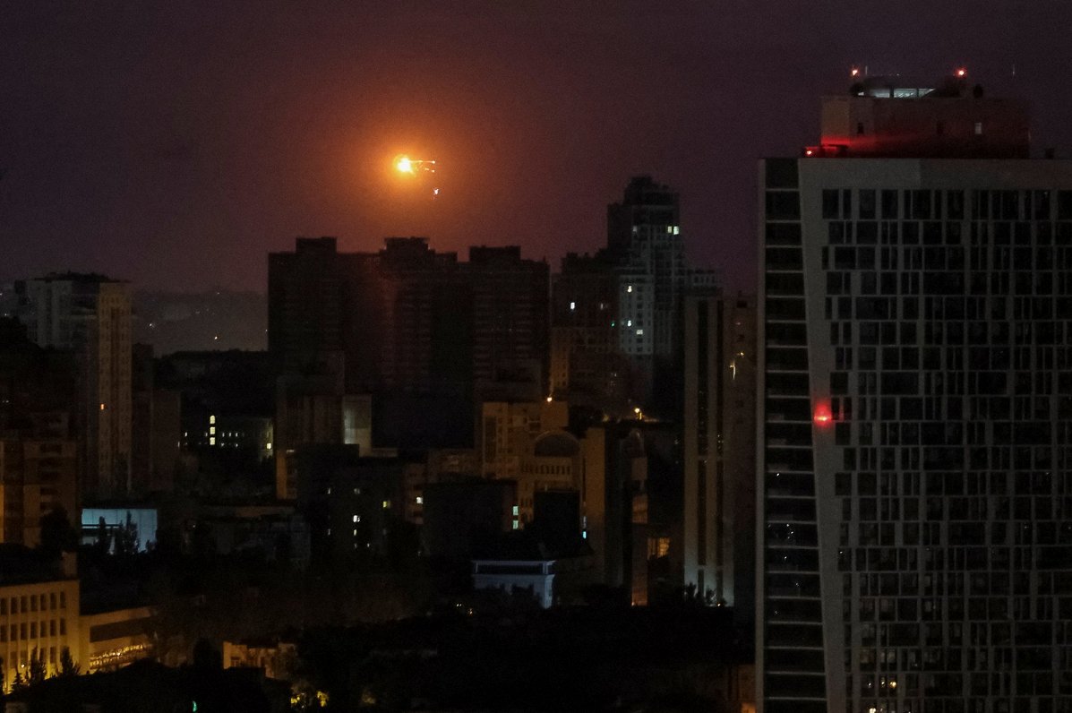 Notriekta drona eksplozija virs Kijivas