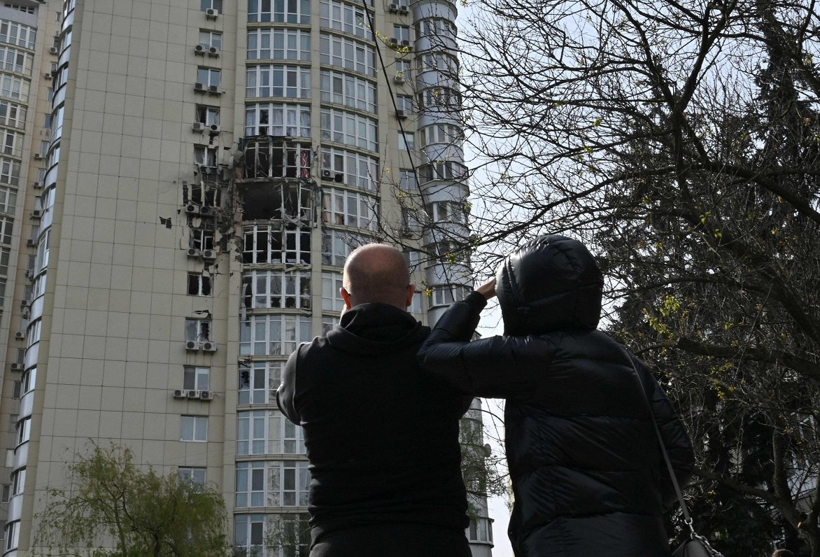 Обломки дрона повредили здание. Украина, Киев. 08.05.2023
