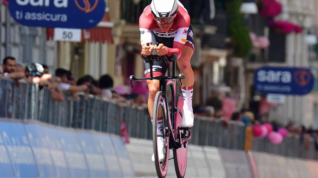 Skujiņš izcīna 3. vietu prestižā daudzdienu velobrauciena «Giro d'Italia» posmā