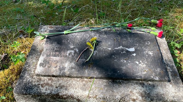 Pārdaugavas vietā Otrajā pasaules karā kritušos piemin Brāļu kapos