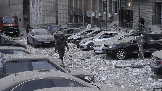 Krievijas uzbrukumos Kijivai dzīvību zaudējuši vismaz divi cilvēki; iznīcināti 20 trieciendroni