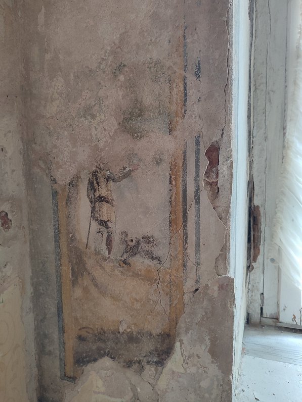 Atsegtie sienas gleznojumi Varakļānu muižas pilī