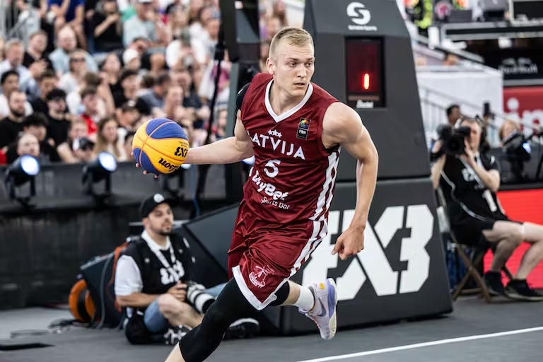 Nenostādīt sevi zaudētāja pozīcijā. Francis Lācis koncentrējas olimpiskajai atlasei 3x3 basketbolā