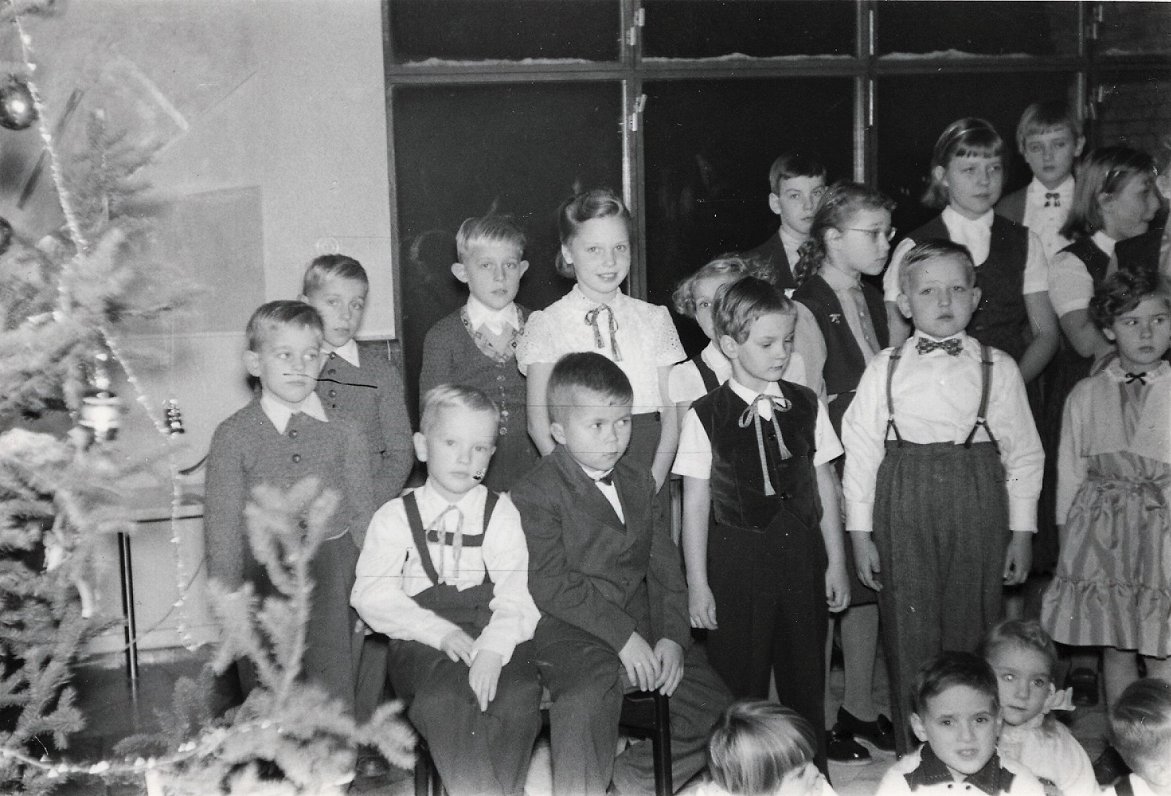 Latviešu sestdienas skolas Ziemassvētku sarīkojums Lundā, Zviedrijā 1955. gadā.