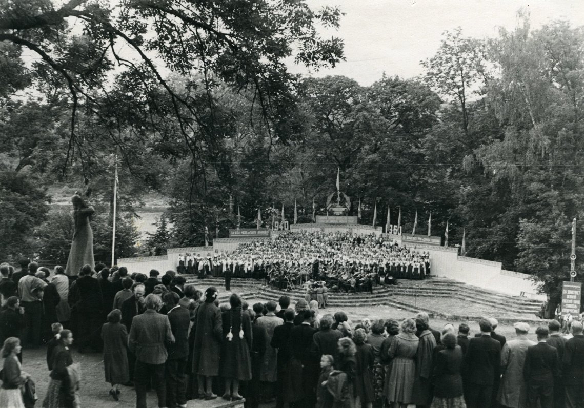 Jēkabpils rajona dziesmu diena Vīgantes parkā. 1960. gads