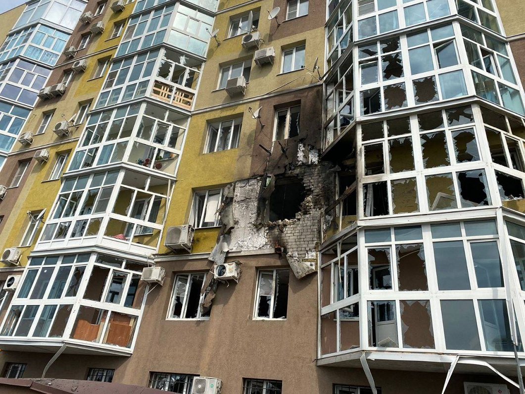 Krievijas pilsētā Voroņežā drons ietriecies daudzdzīvokļu namā