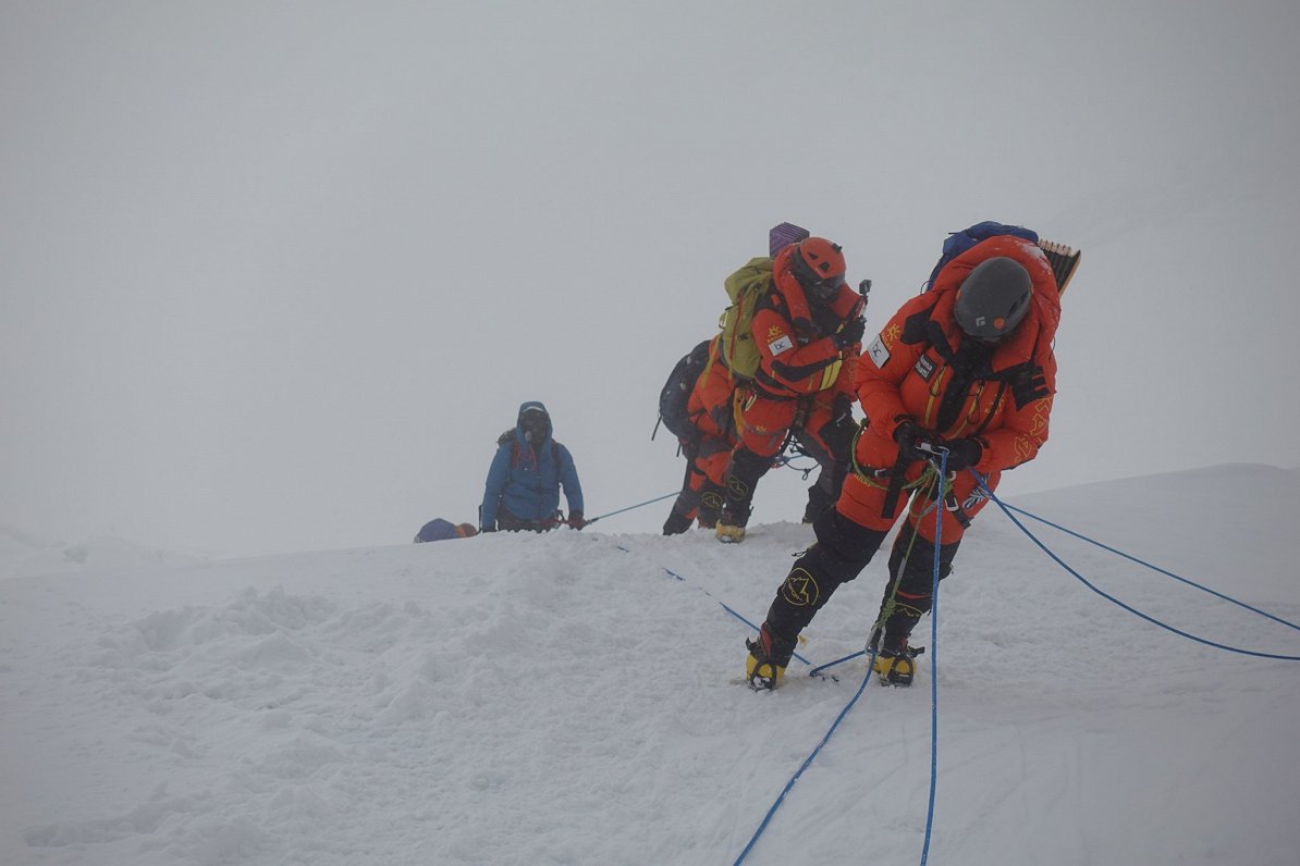 Latvijas alpīnista Jura Ulmana kāpiens Everestā