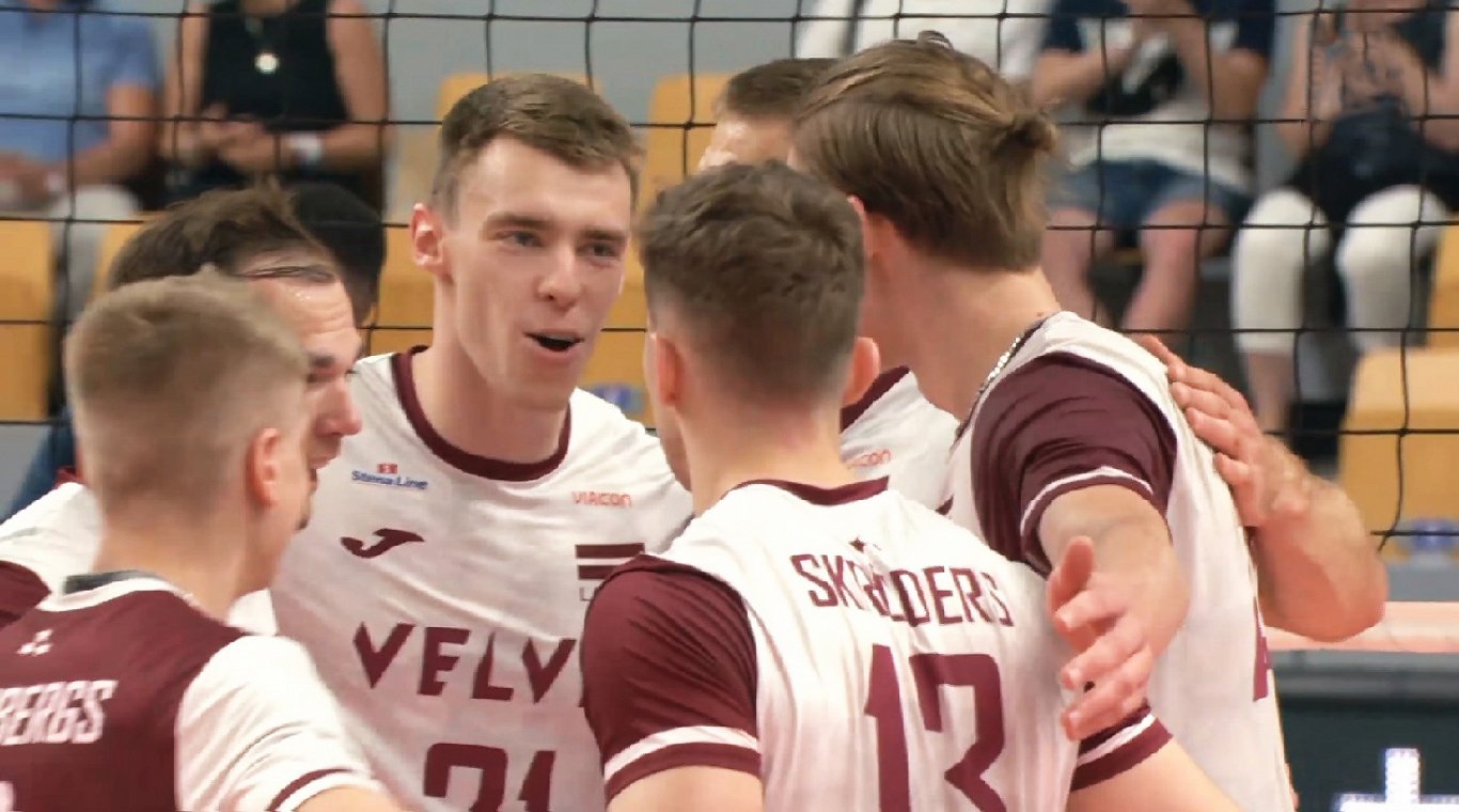 Latviske volleyballspillere slo Østerrike i den første kampen i semifinalen i Silver League.  Hovedhendelser / Artikler