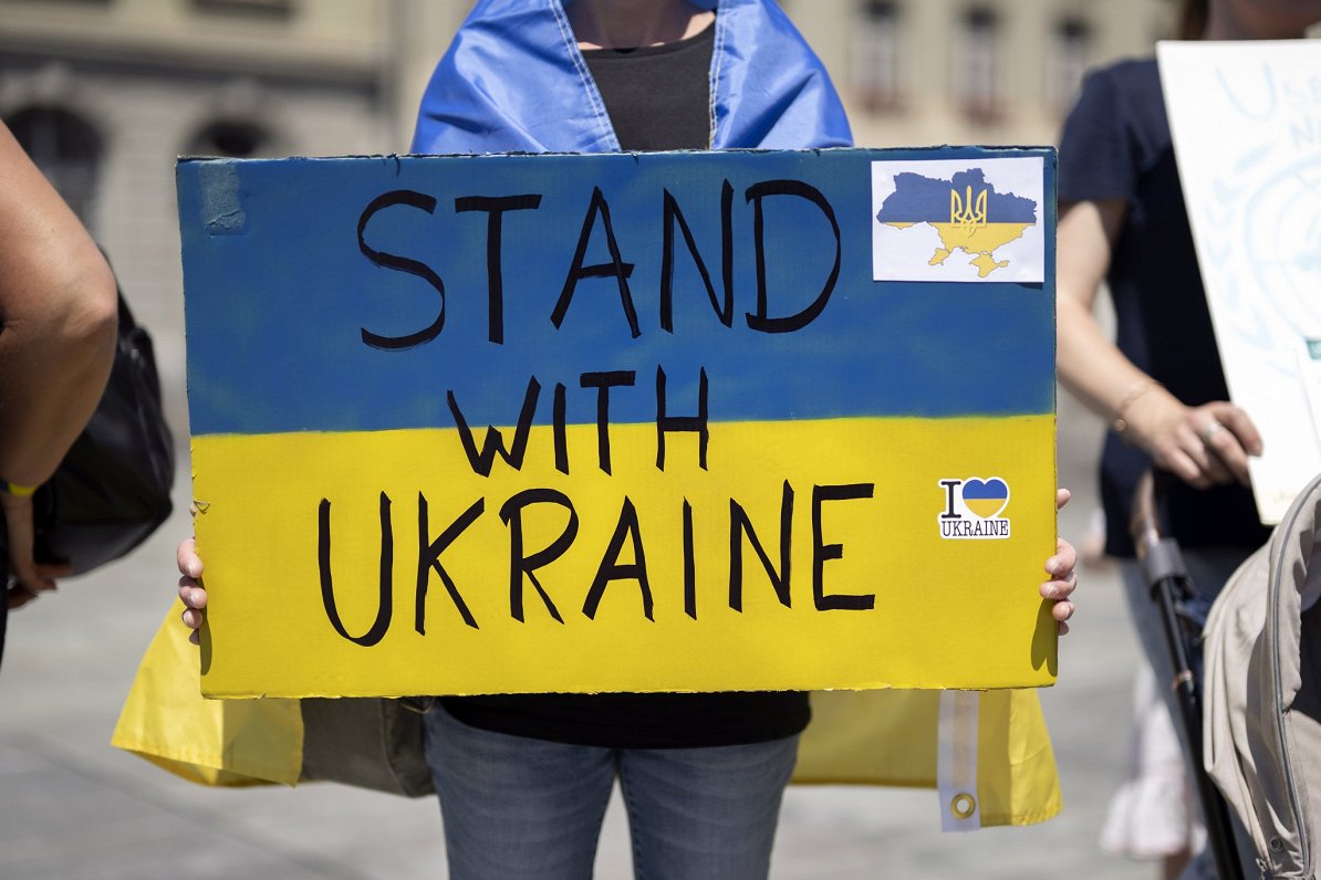 Plakāts Ukrainas atbalstam, 2023.gada jūnijs.