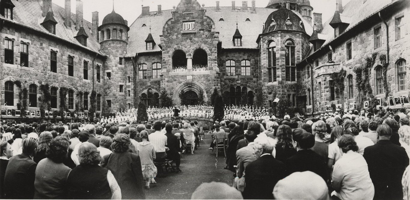 Simtgadīgo koru koncerts Cesvainē 1973. gada 9. jūnijā