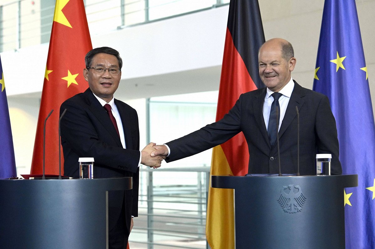 Vācijas kanclers Olafs Šolcs un Ķīnas premjerministrs Li Cjans