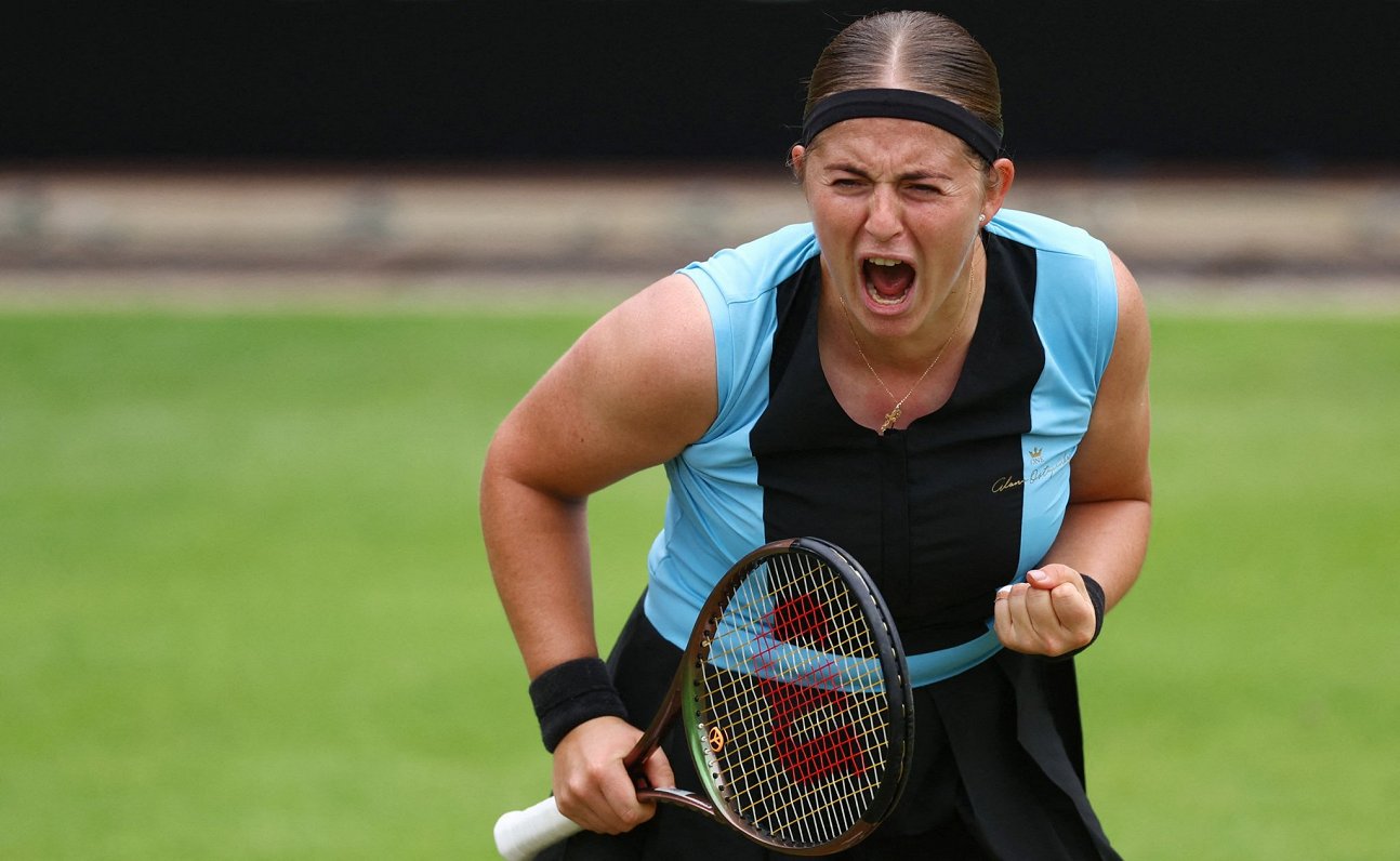 Ostapenko atspēlē seta deficītu un svin uzvaru Birmingemas «WTA 250» turnīra ceturtdaļfinālā