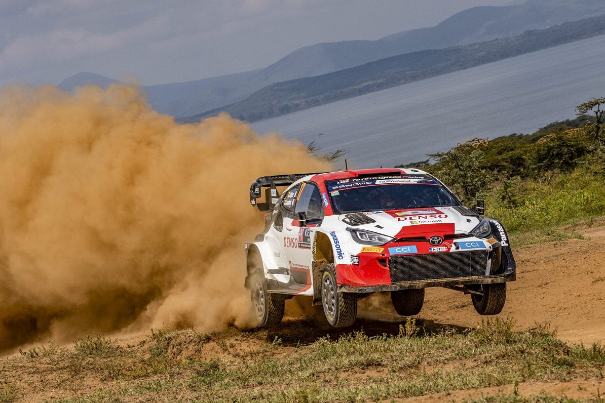 Sebastjena Ožjē ekipāža 2023. gada Kenijas WRC posmā.