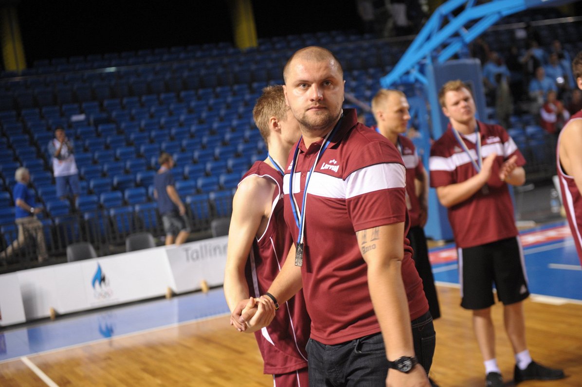 U-20 Eiropas sudrabs pirms 10 gadiem – žilbinošs basketbola acumirklis. Saruna ar komandas treneri Štālbergu