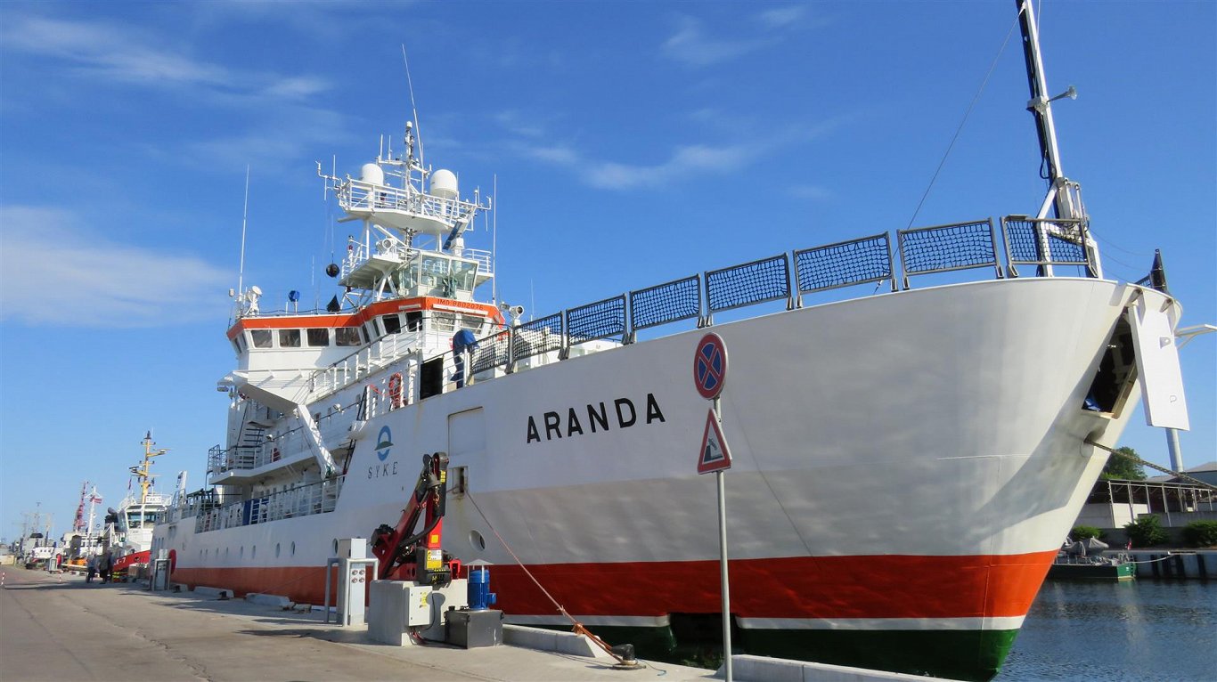Финский научный корабль Aranda в Лиепае