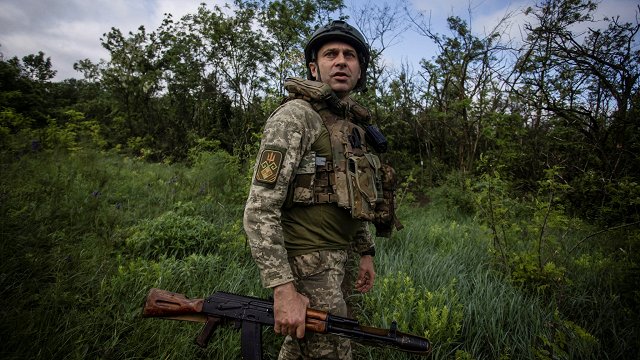 Ukrainā cīņa par Bahmutu vēl nav beigusies