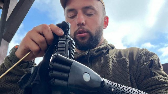 LTV Donbasā. Karavīrs «Ara» ar bionisko roku atgriezies frontē