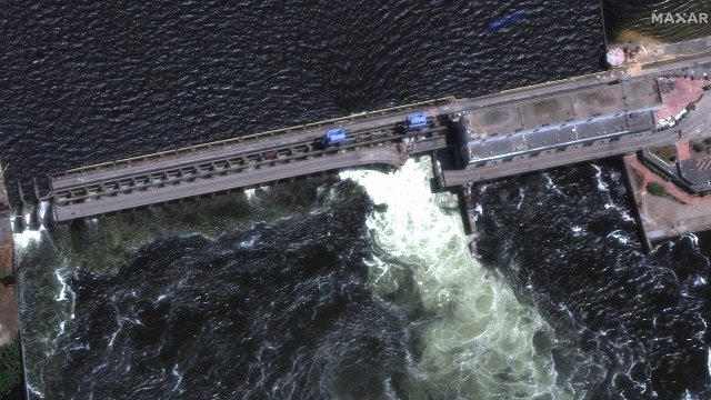 Разрушение Каховской ГЭС похоже на угрозу Кремля — экс-командир НВС Латвии