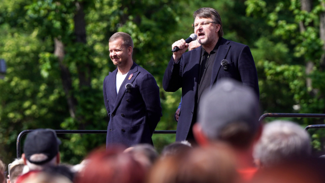 Šlesera un Rosļikova partijas veido bloku cerībā panākt Saeimas atlaišanu