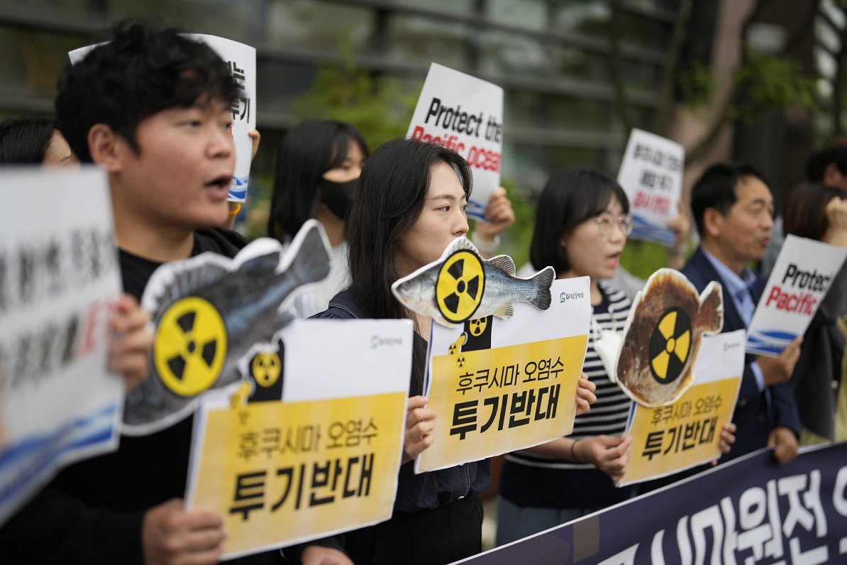 Dienvidkorejā protestē pret Japānas plānu Klusajā okeānā novadīt Fukušimas AES attīrītos notekūdeņus
