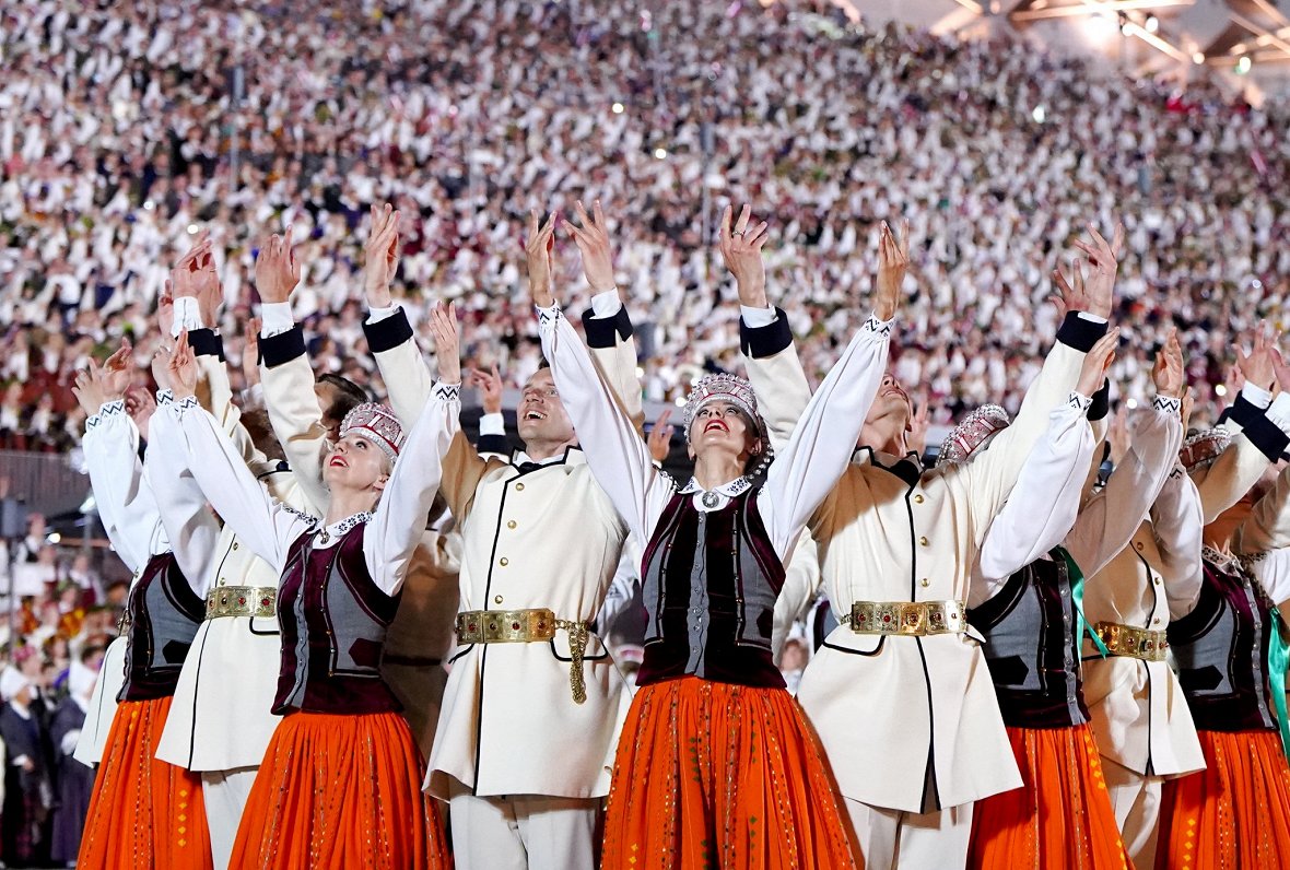 Sang- og dansefestivalens avslutningskonsert høres spennende og gledelig ut / Artikkel