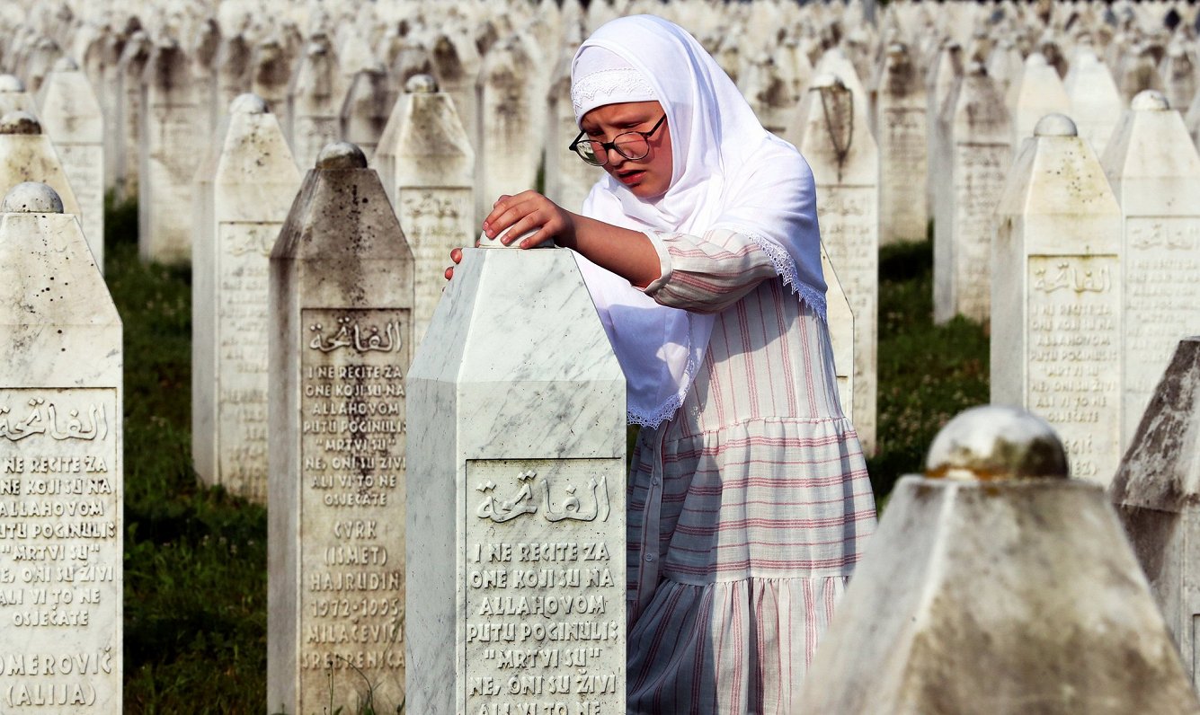 Bosnijā notiek vairāki piemiņas pasākumi, pieminot 28. gadadienu kopš Srebrenicas slaktiņa.