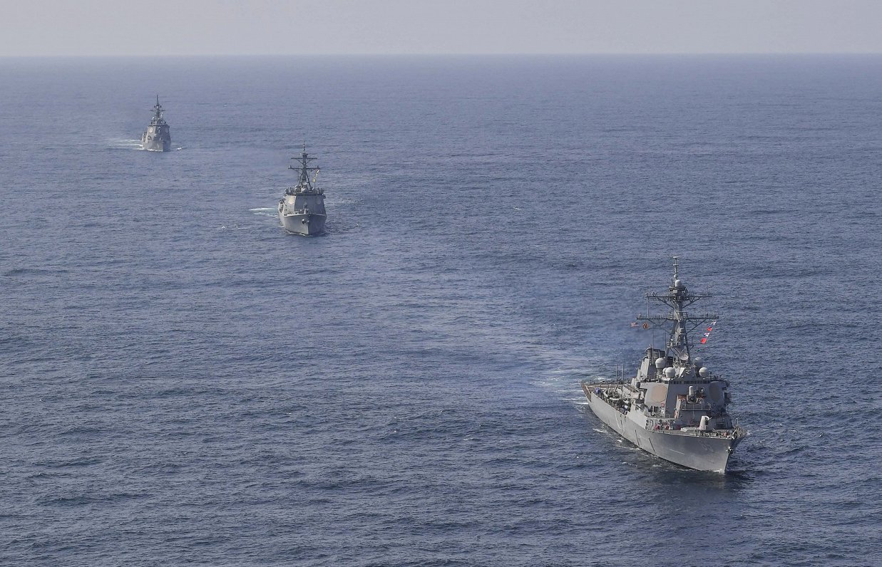 ASV, Japānas un Dienvidkorejas kopīgās jūras spēku mācības Japāņu jūrā