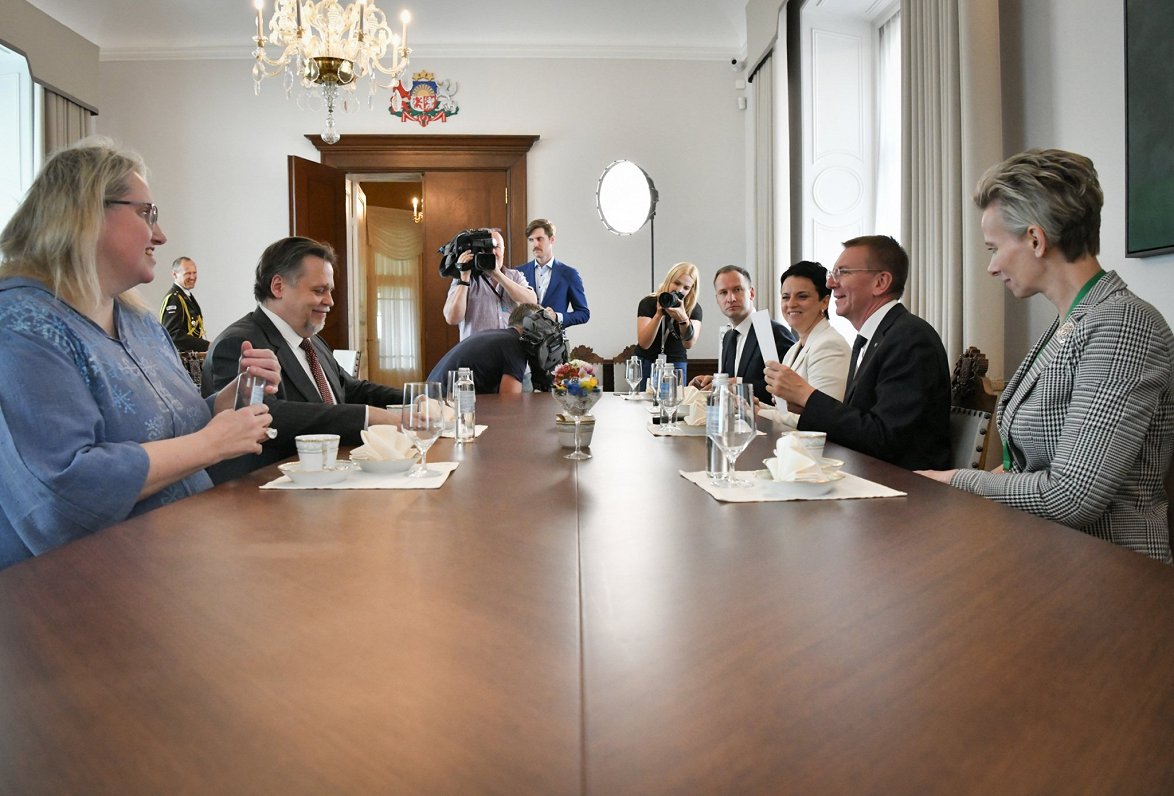 Valsts prezidents Edgars Rinkēvičs tiekas ar Augstākās tiesas priekšsēdētāju Aigaru Strupišu
