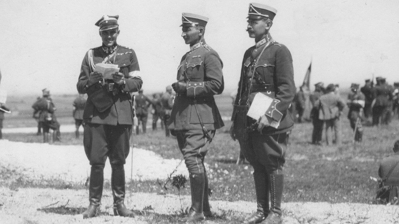 Gen. Peteris Radzins — naczelny dowódca armii łotewskiej, na manewrach na Wołyniu. 1925.● Генерал Пе...