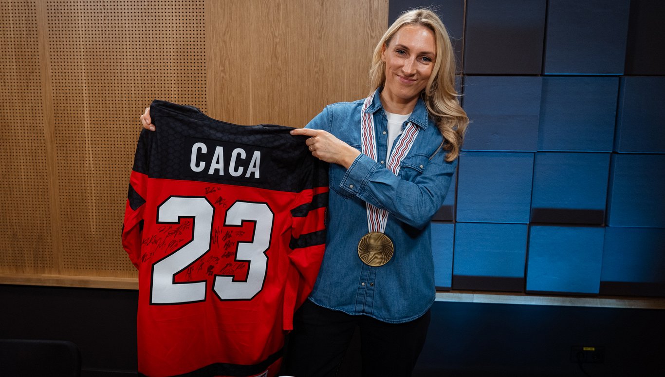 Tildelt gullmedalje og fornøyd.  Samtale med Zani Chača, som ledet det kanadiske nasjonale hockeymesterskapet / Artikkel