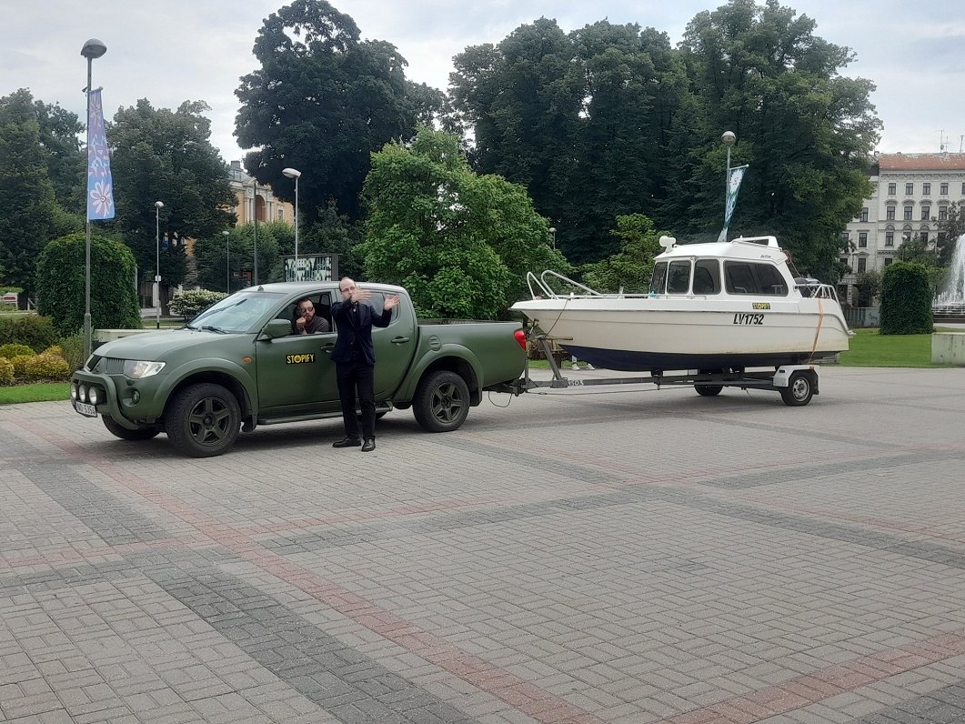 Humānais konvojs sagatavots nosūtīšanai uz Ukrainu