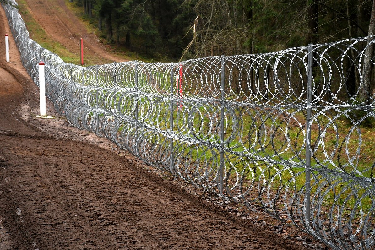 Забор на границе. Иллюстративное фото