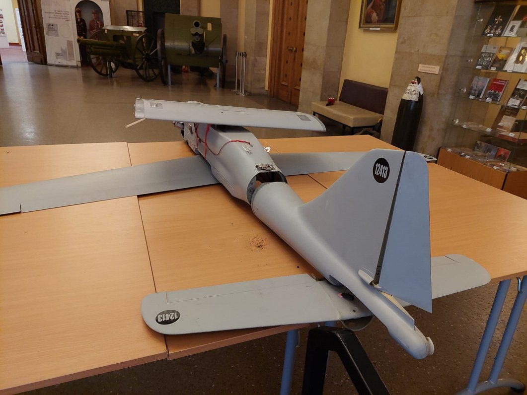 Krievijas armijas drons no Ukrainas kara lauka tiek nodots Kara muzejam