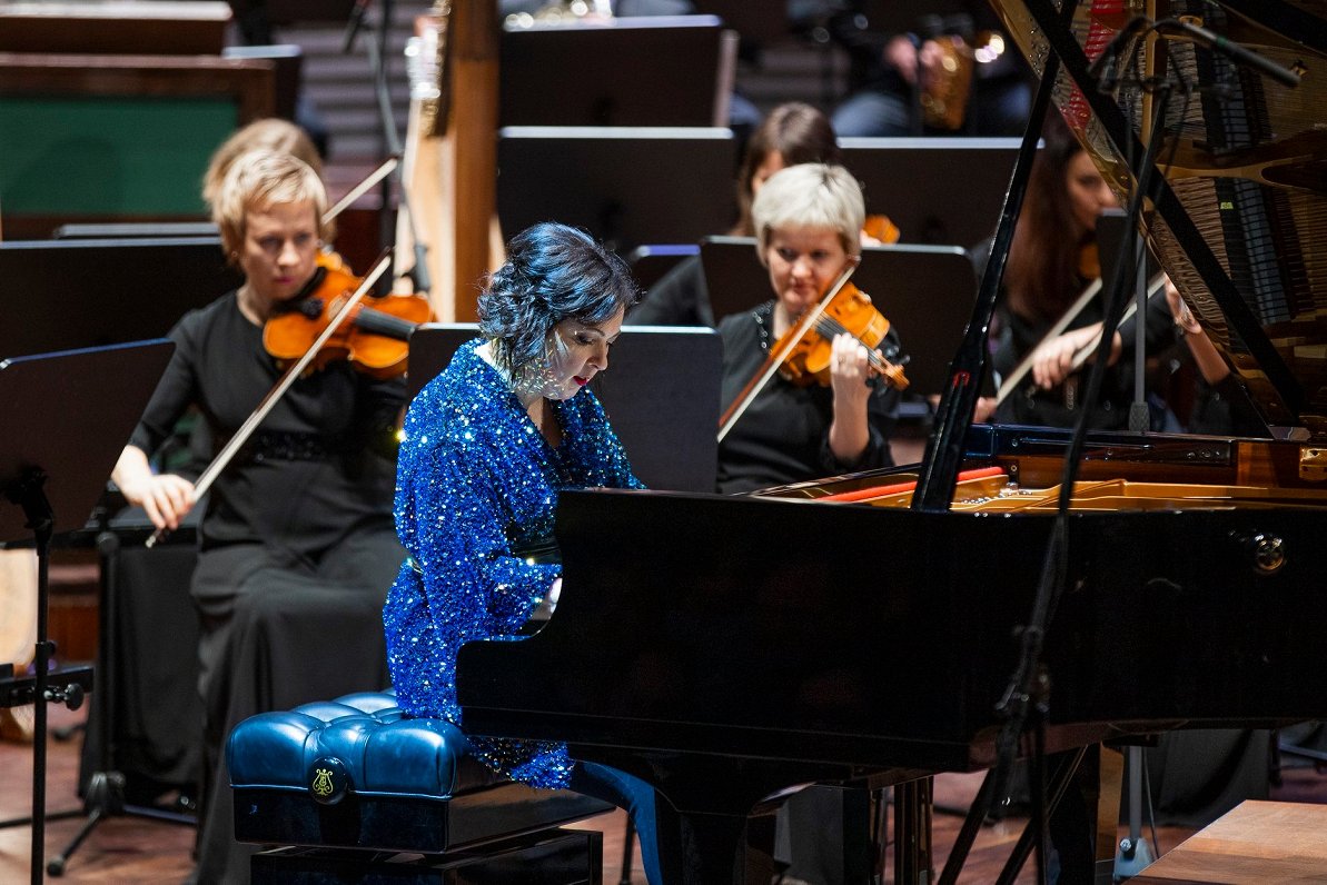 Agnese Egliņa un Liepājas Simfoniskais orķestris