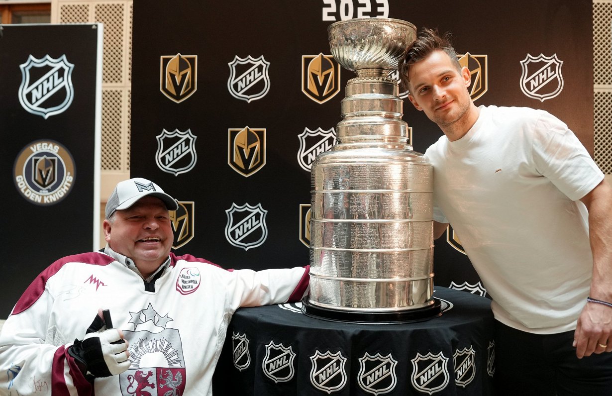 Teodors Blügers finner NHL Stanley Cup i Riga