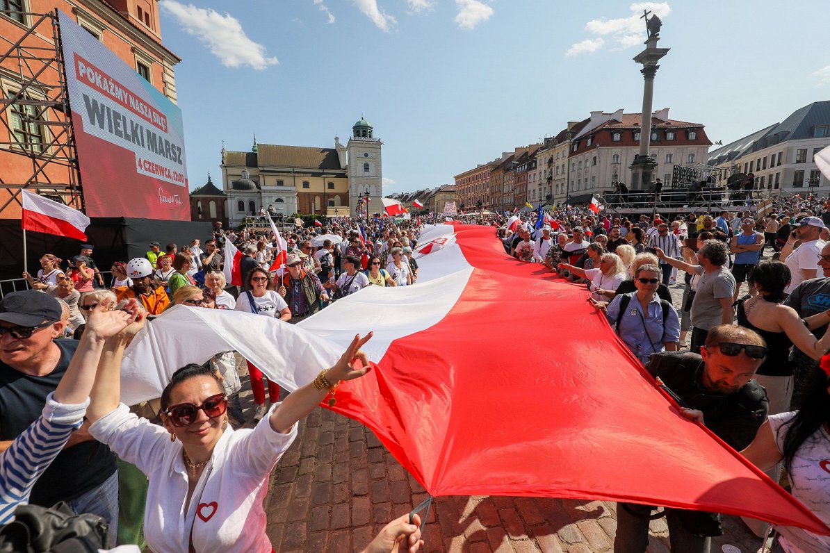 Opozīcijas partiju protesta pasākums Varšavā 2023. gada jūnijā