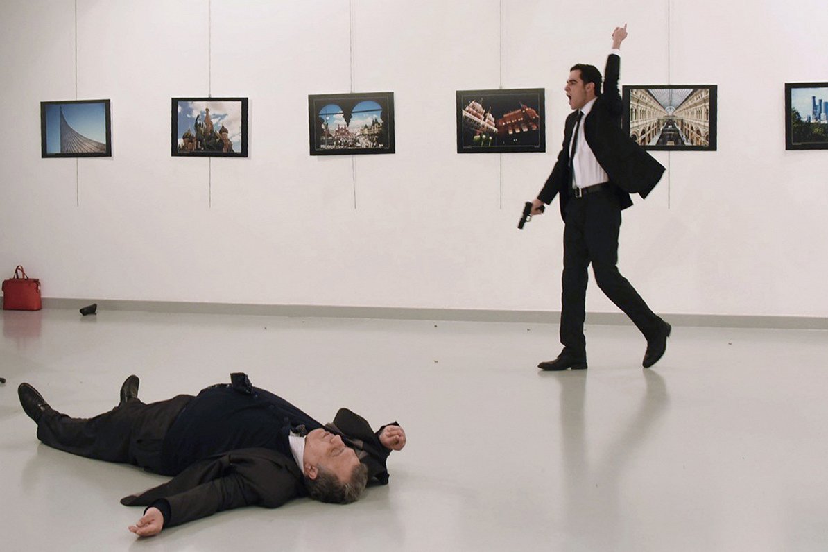 Krievijas vēstnieks Turcijā Andrejs Karlovs tika nogalināts 2016. gada decembrī