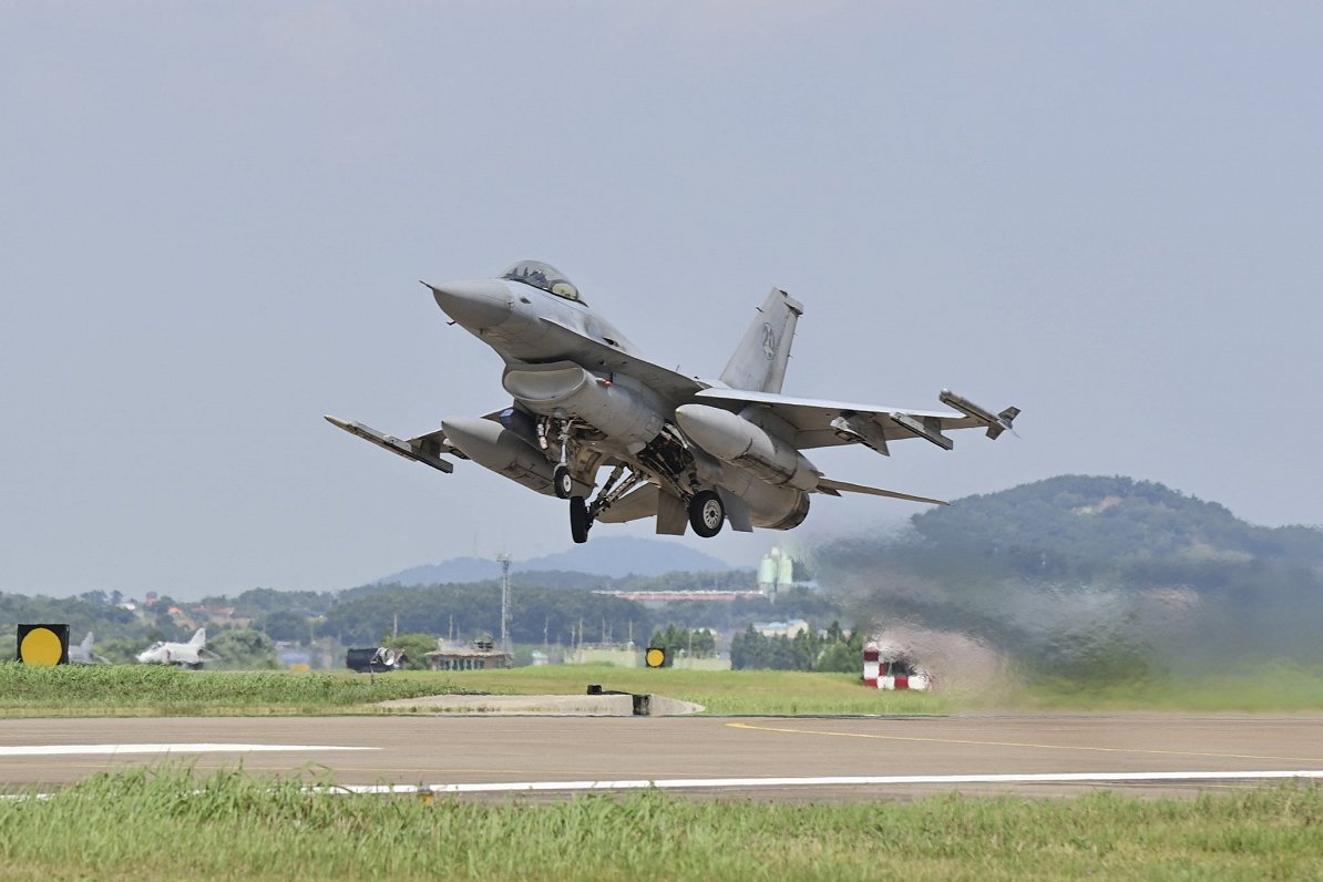 Ilustratīvs attēls: F-16 iznīcinātājs
