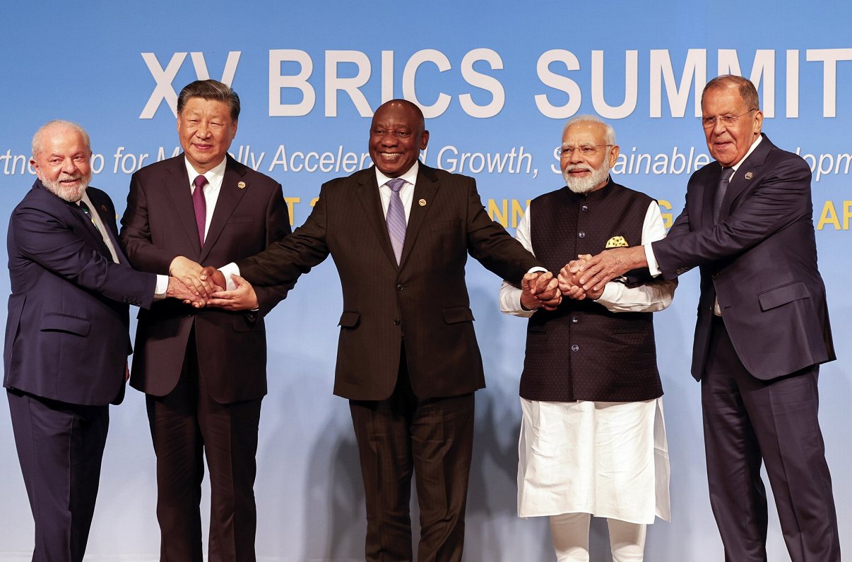 Amatpersonu kopbilde no BRICS samita Johannesburgā