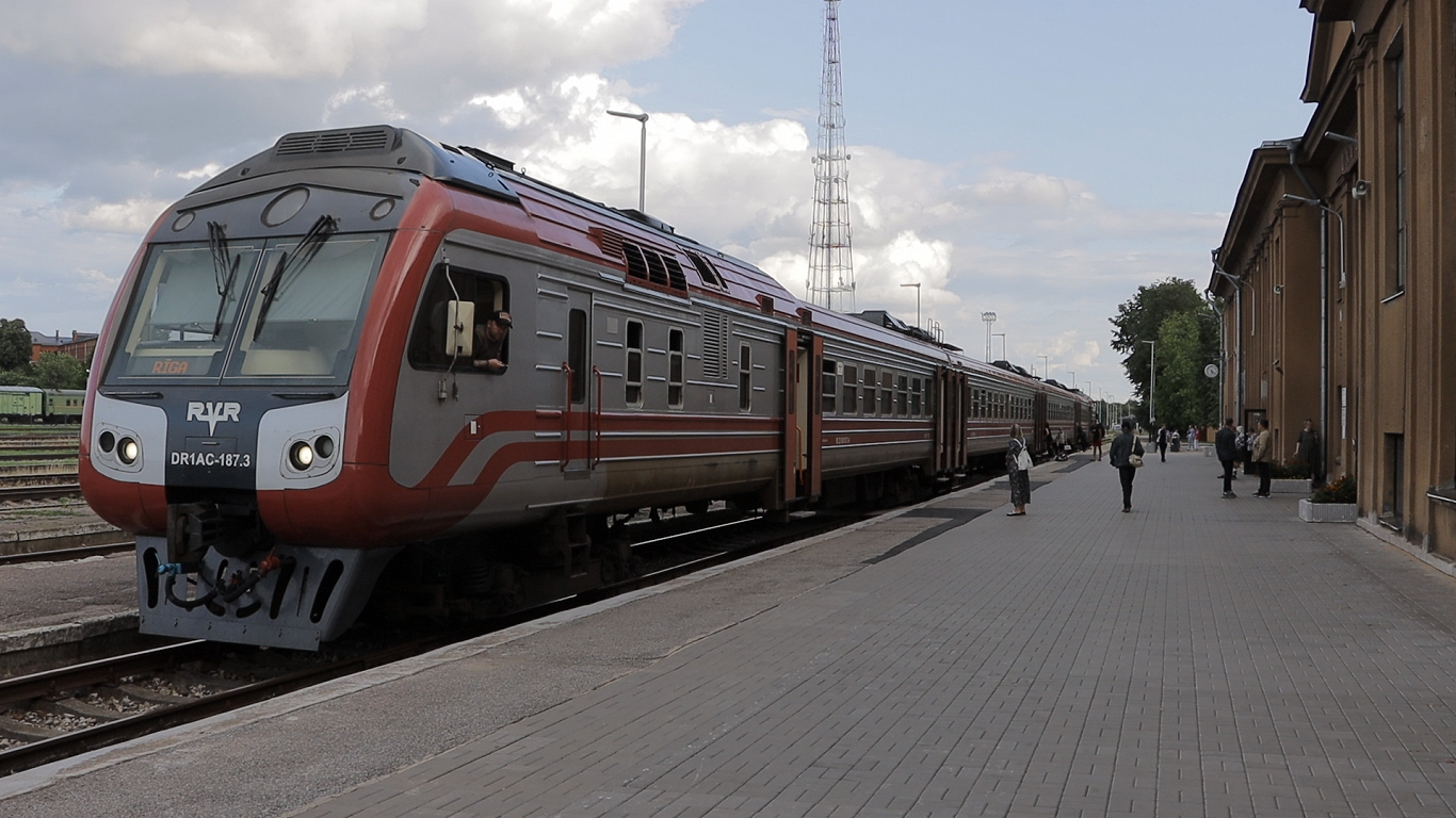 Latvija atsargiai žiūri į naujas tarptautines traukinių linijas / Straipsnis