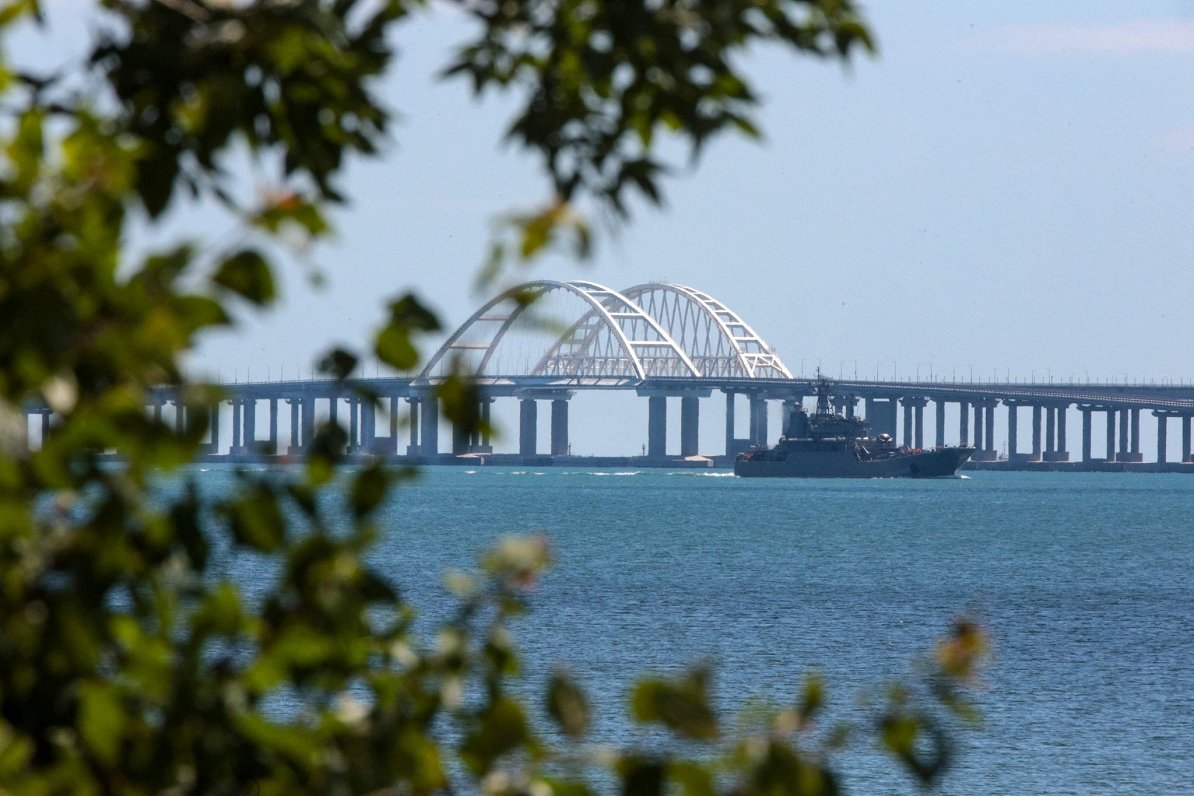 Ilustratīvs attēls: Kerčas tilts, kas savieno Krieviju ar okupēto Krimas pussalu