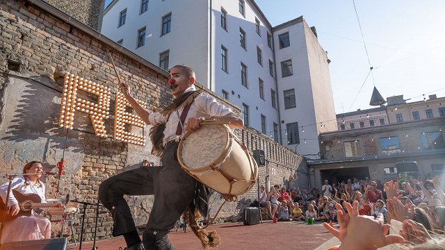 Rīgā šonedēļ sāksies laikmetīgā cirka un ielu mākslas festivāls «Re Rīga!»